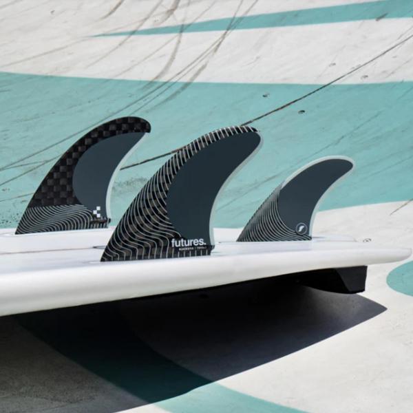 FUTURES Twin +1 Tri Fin Set Blackstix