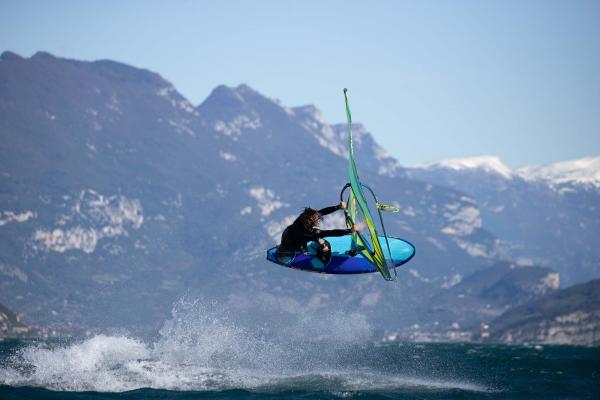 Neilpryde Freeride Wassersporthelm C1 Schwarz